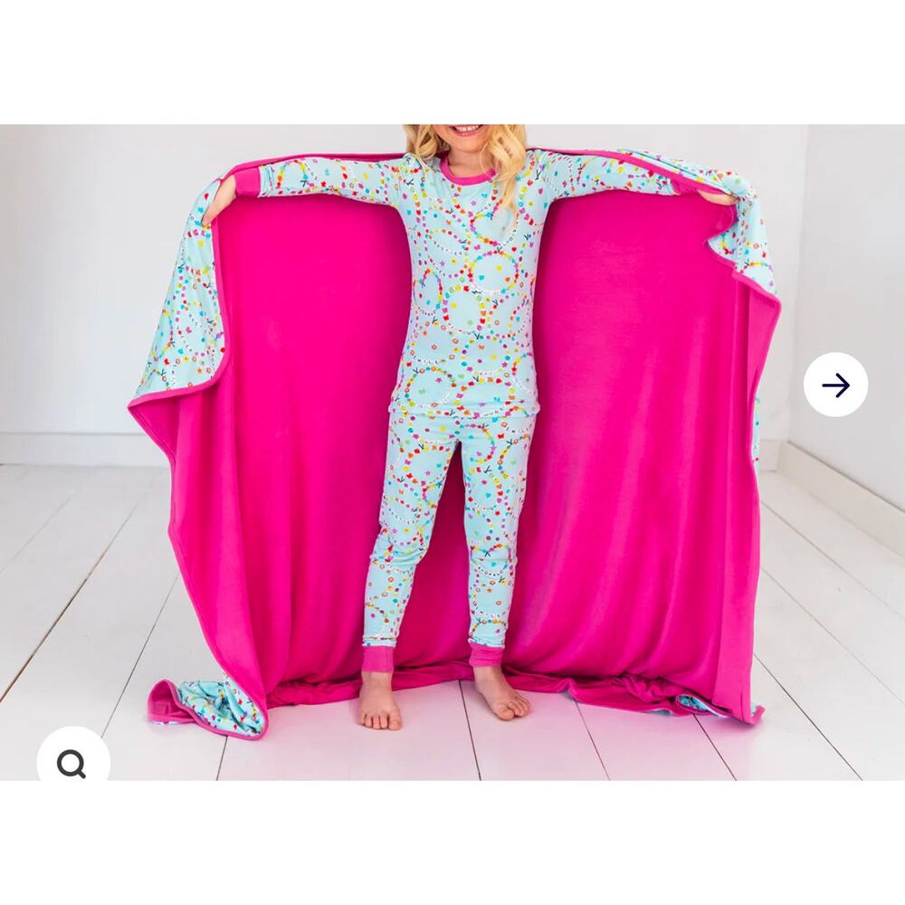 FRIENDS FOREVER (Taylor Swift Inspired- Cloud Blanket-Little Sleepies- NEW NIB